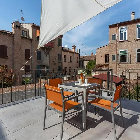 Guesthost - Casa Dell'archivolto Con Garage Ferrara