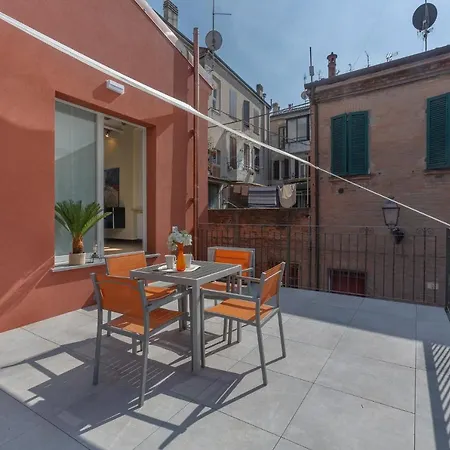 Guesthost - Casa Dell'archivolto Con Garage * Ferrara