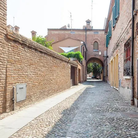 Guesthost - Casa Dell'archivolto Con Garage Apartment *