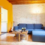 Guesthost - Casa Dell'archivolto Con Garage Lejlighed *