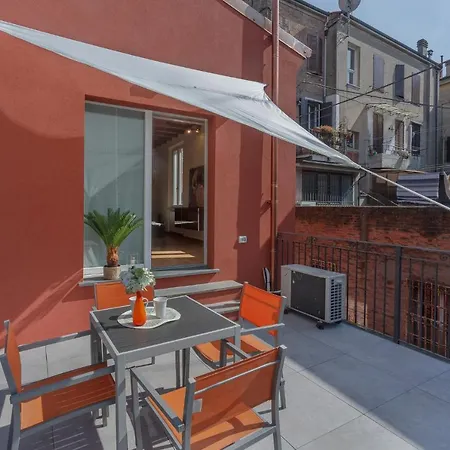 Guesthost - Casa Dell'archivolto Con Garage Lejlighed