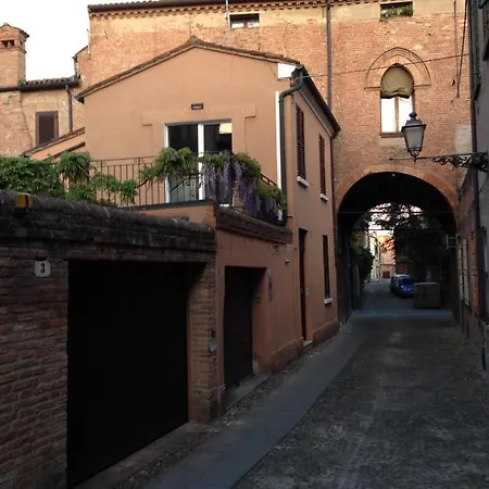 Guesthost - Casa Dell'archivolto Con Garage Apartament *