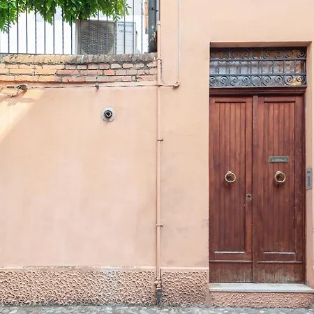 Guesthost - Casa Dell'archivolto Con Garage Apartament