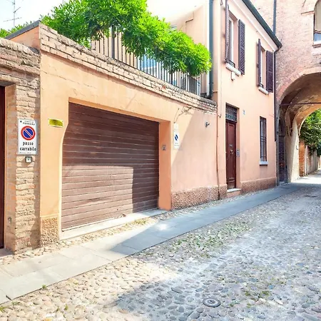 Guesthost - Casa Dell'archivolto Con Garage * Ferrare