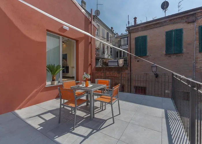 Guesthost - Casa Dell'archivolto Con Garage * Ferrare