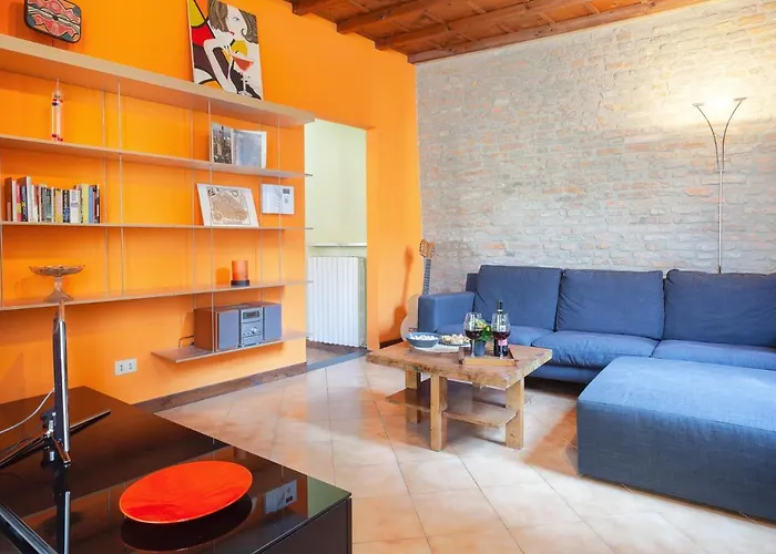 Guesthost - Casa Dell'archivolto Con Garage * Ferrare