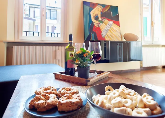 Guesthost - Casa Dell'archivolto Con Garage Appartement *