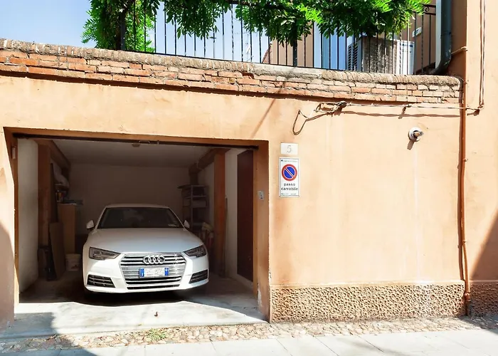 Appartement Guesthost - Casa Dell'archivolto Con Garage Ferrare