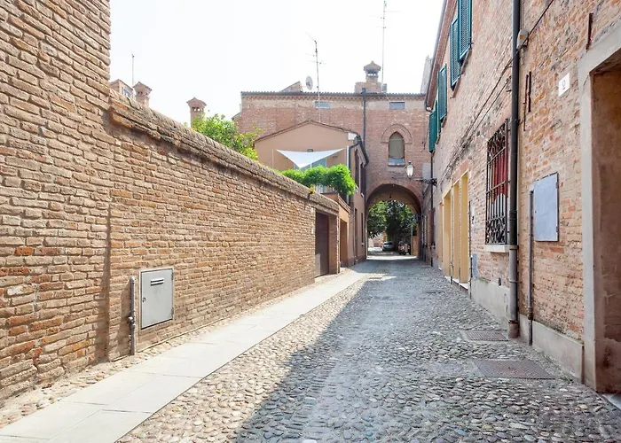 Guesthost - Casa Dell'archivolto Con Garage Appartement *